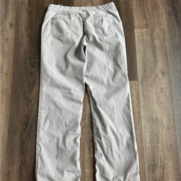 Eileen Fisher Grey pants. Women’s Medium. Great used condition. Very cute! - Picture 4 of 6